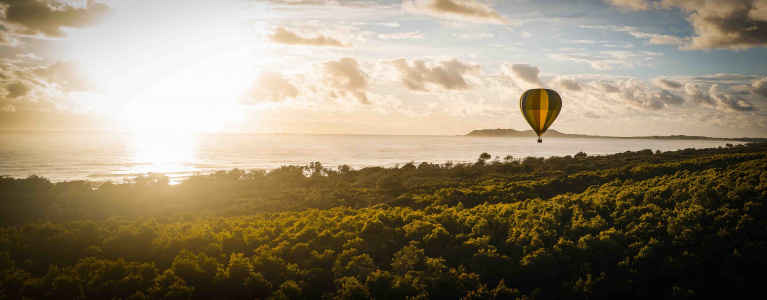 Byron Bay Ballooning flight with ocean views
